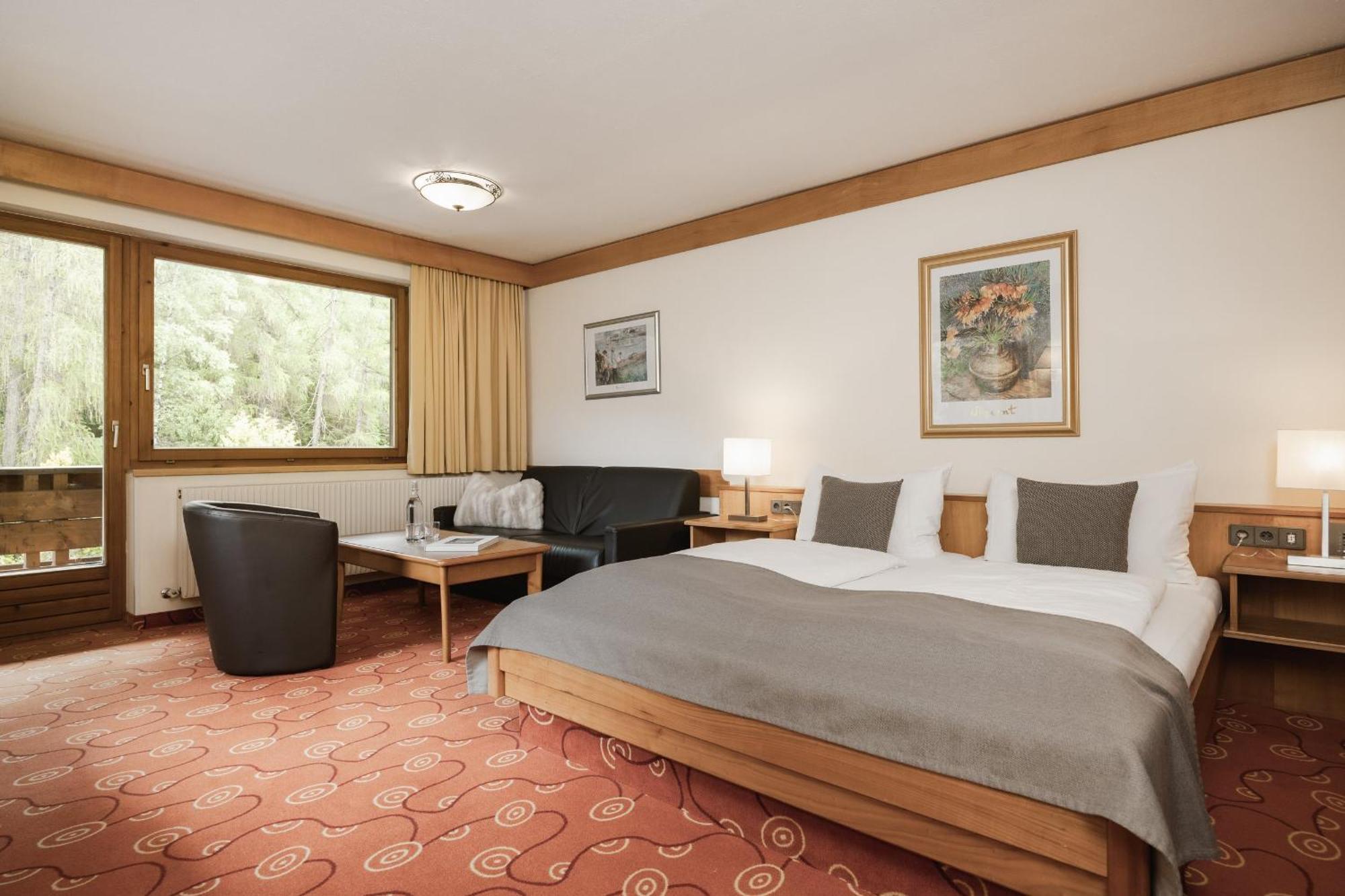 Neueroeffnung Miaflor Familien- & Aktivresort Ried im Oberinntal Habitación foto