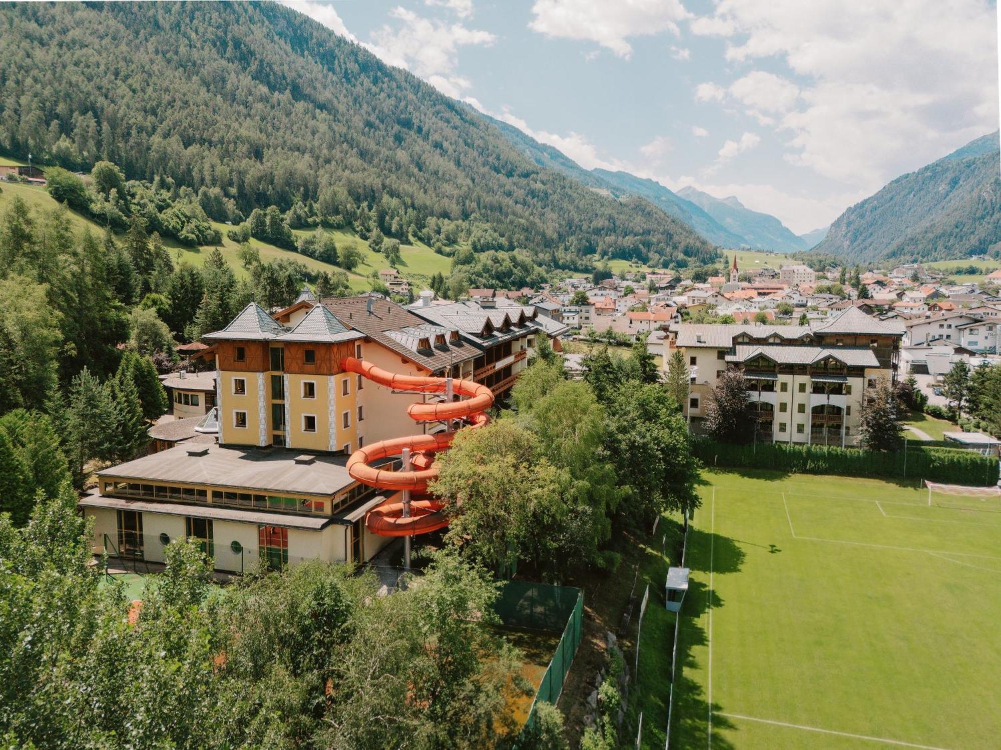 Neueroeffnung Miaflor Familien- & Aktivresort Ried im Oberinntal Exterior foto